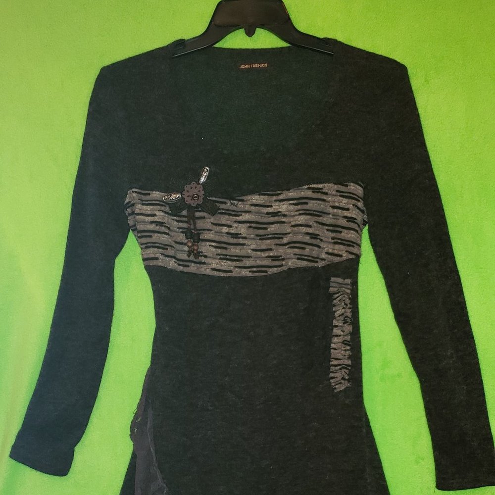 Black Tunic Pull Over Sweater